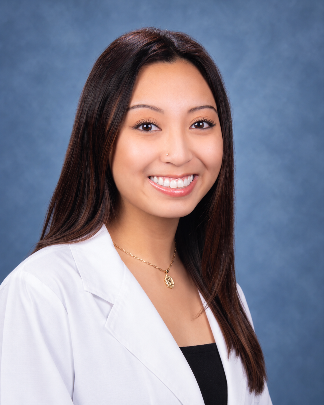 Yvonne Dao-Johnston, asistente médica